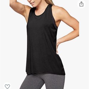 NWT Mippo XS twist tank. For workout or daily wear. flattering semi fitted.